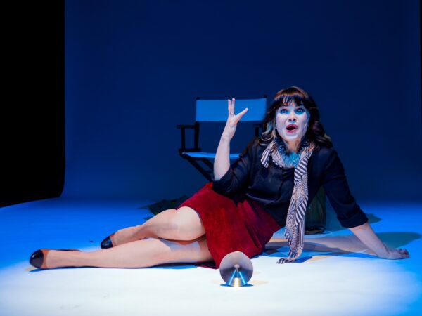 Review: Iranian Girlfriend at MITU580