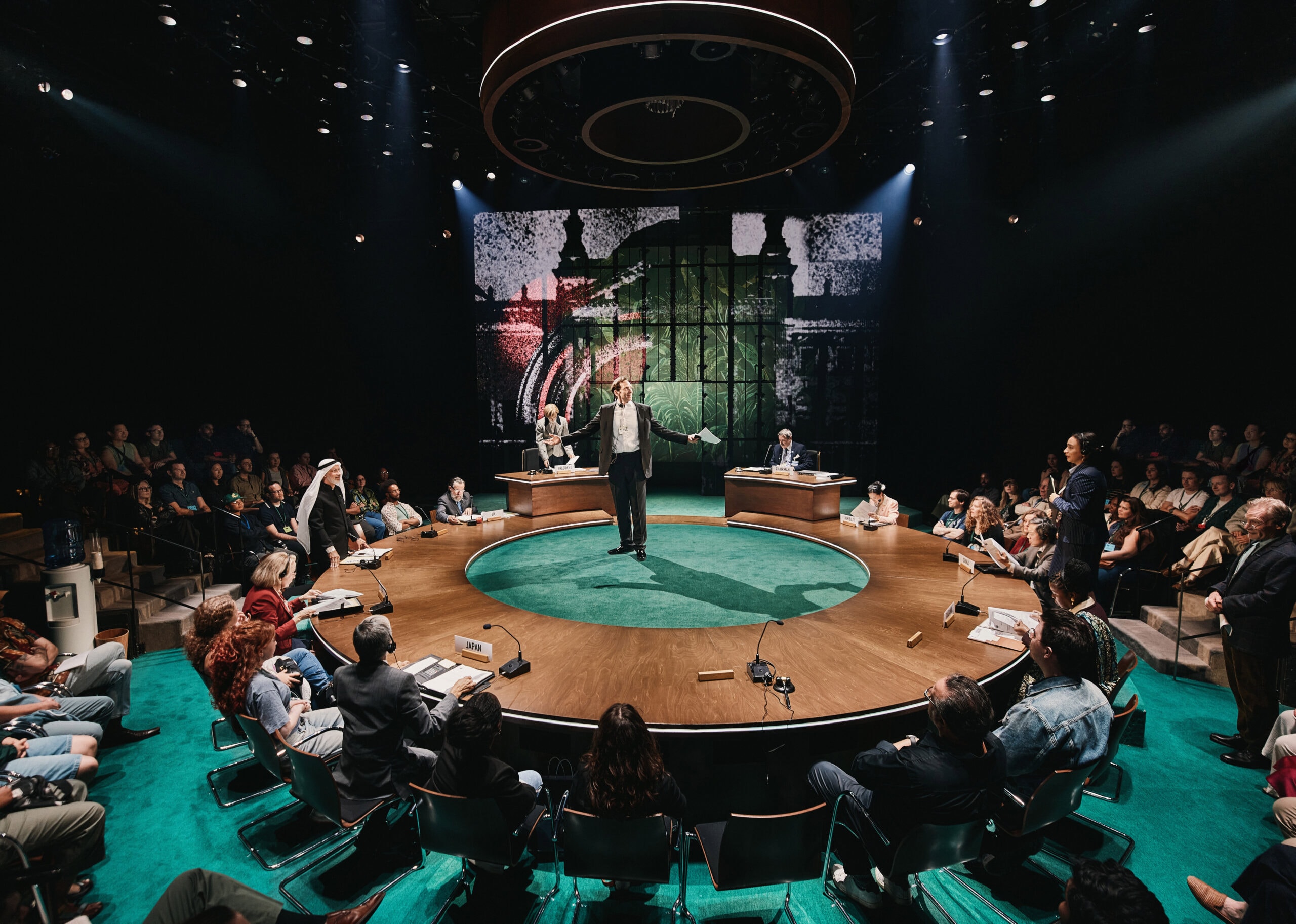 The company of Kyoto. Photo: Emilio Madrid